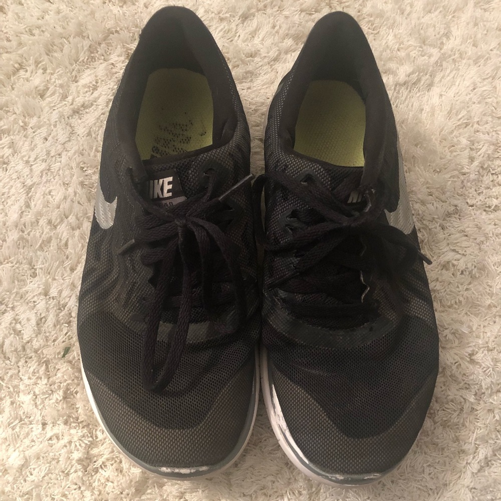 Black nike running sneakers